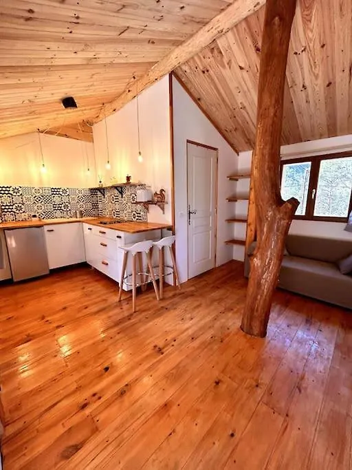 Appartement Chalet Prive Cosy à Malaussene