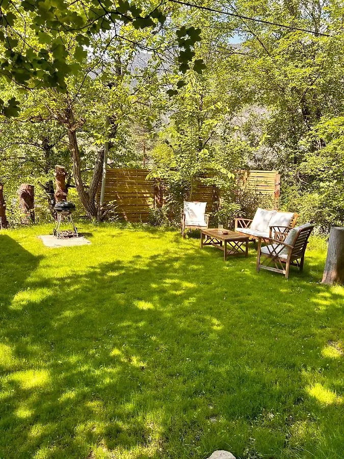 Appartement Chalet Prive Cosy à Malaussene